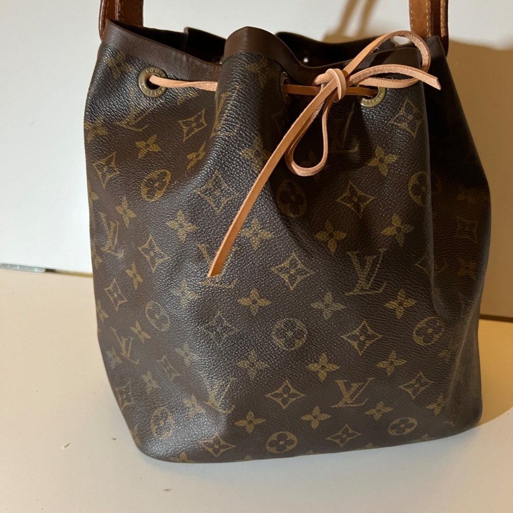 Louis Vuitton Petit Noe Shoulder Bag Drawstring Type Monogram M42226